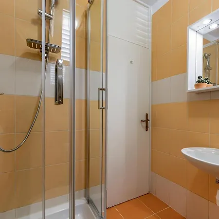 Andi Apartamento Petrčane