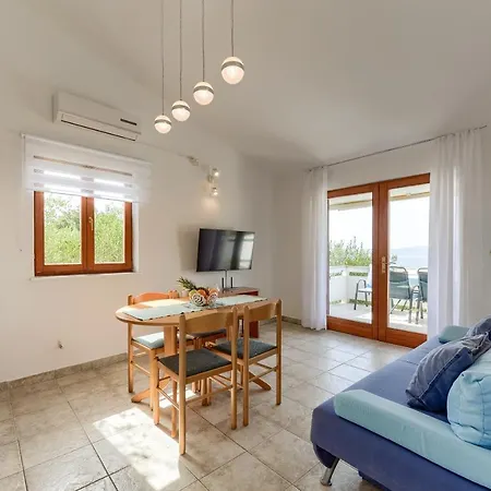 Andi Apartment
