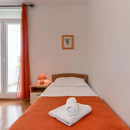 Andi Apartment Petrcane