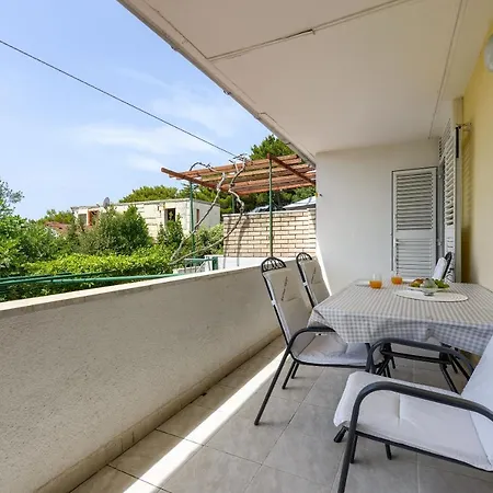 Andi Apartment