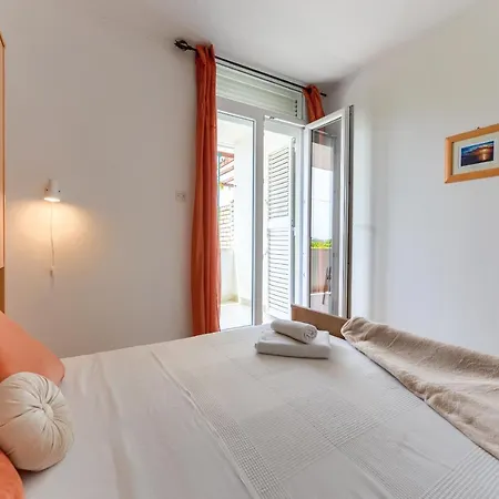 Andi Apartment