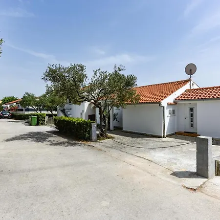 Apartament Andi *