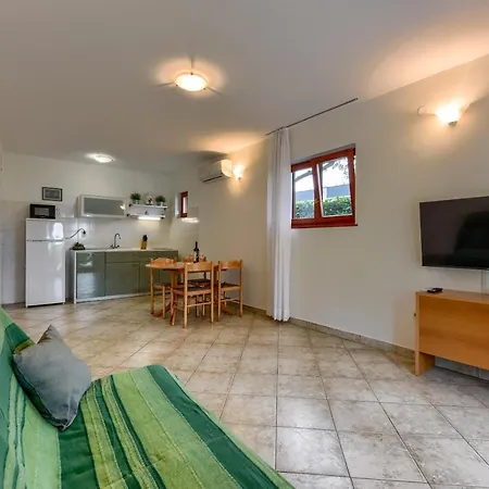 Apartment Andi *