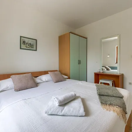 Andi Apartament *