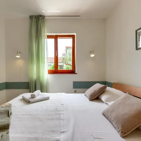 Andi Apartment Petrcane